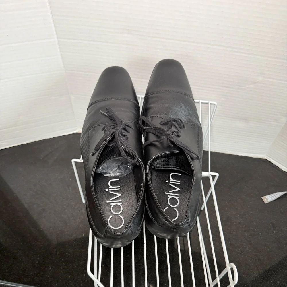 Calvin Klein Bram Black Textured Leather Cap Toe Oxfords Size 10